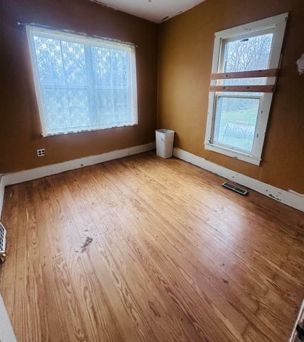 14480 E Spur N, Stockton, MO 65785