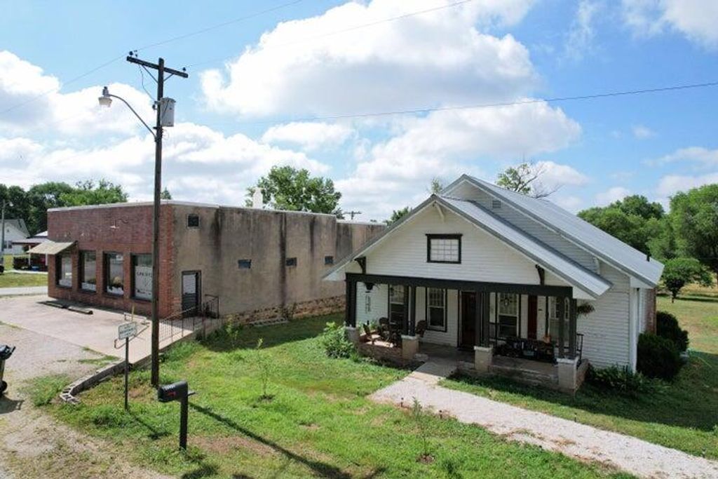 14480 E Spur N, Stockton, MO 65785