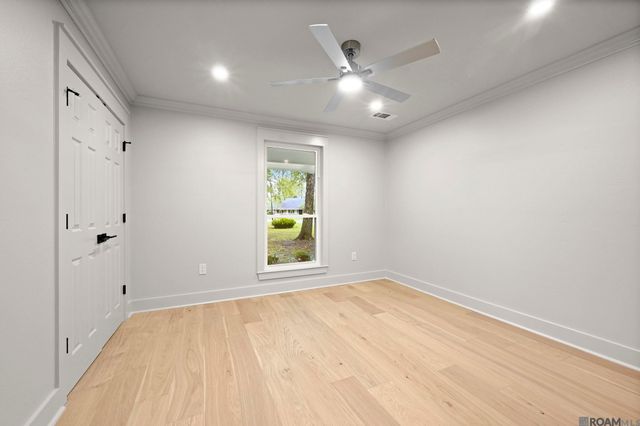 5912 Harness Rd, Saint George, LA 70817