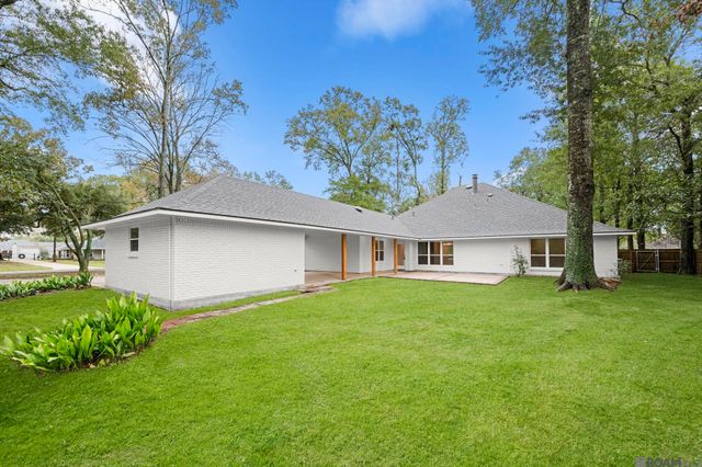 5912 Harness Rd, Saint George, LA 70817