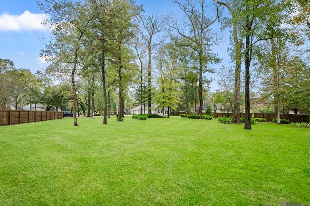 5912 Harness Rd, Saint George, LA 70817