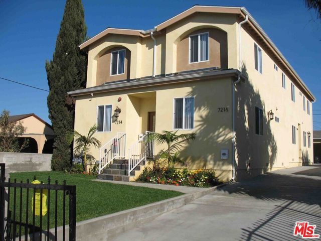 7216 10th Ave, Los Angeles, CA 90043