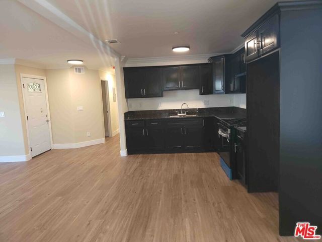 7216 10th Ave, Los Angeles, CA 90043