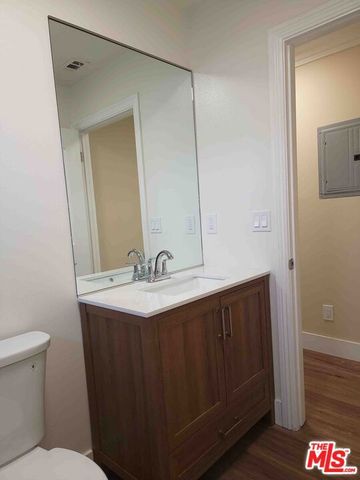 7216 10th Ave, Los Angeles, CA 90043