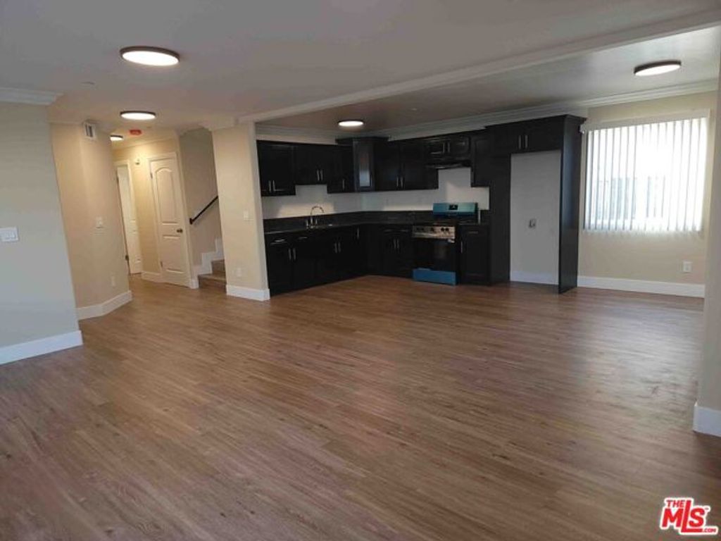 7216 10th Ave, Los Angeles, CA 90043