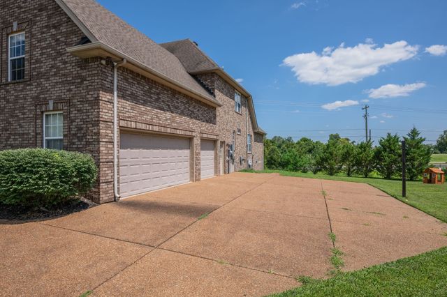 5006 Fremantle Ct, Spring Hill, TN 37174