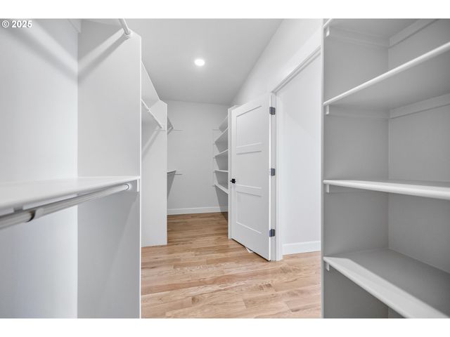 3813 Sw MCKINLEY St, Gresham, OR 97080