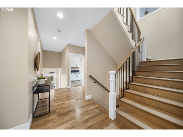 3813 Sw MCKINLEY St, Gresham, OR 97080