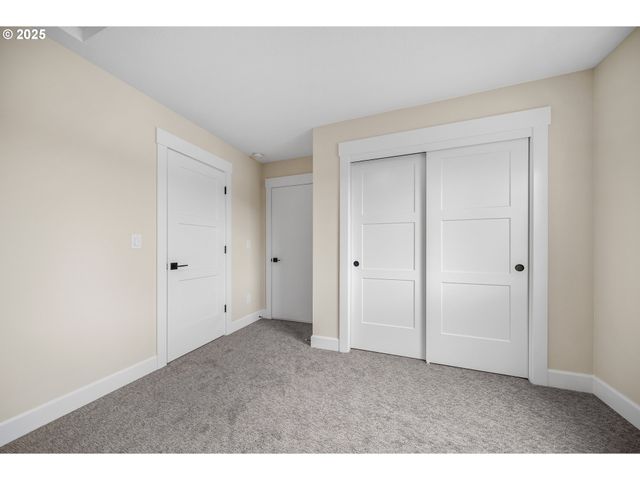 3813 Sw MCKINLEY St, Gresham, OR 97080