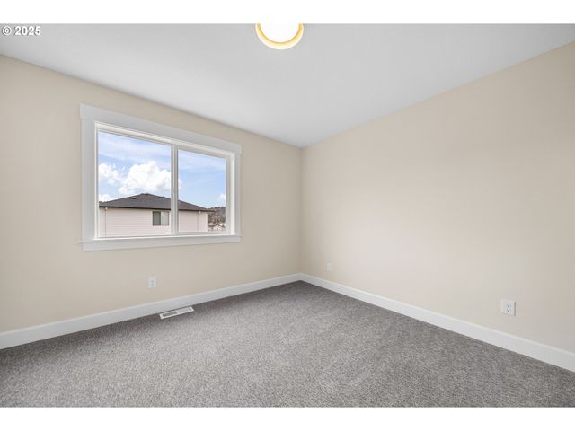 3813 Sw MCKINLEY St, Gresham, OR 97080