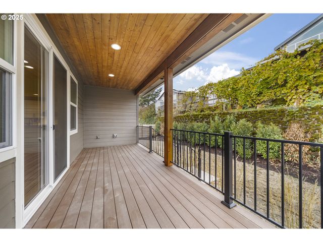 3813 Sw MCKINLEY St, Gresham, OR 97080