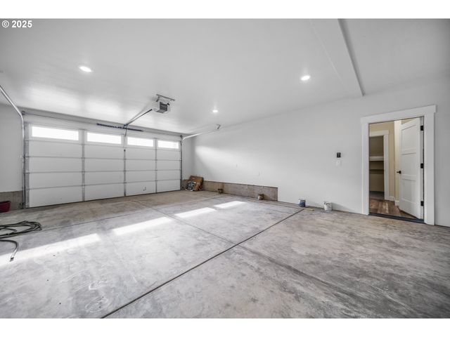 3813 Sw MCKINLEY St, Gresham, OR 97080