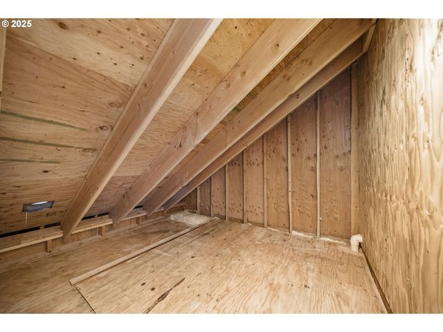 3813 Sw MCKINLEY St, Gresham, OR 97080