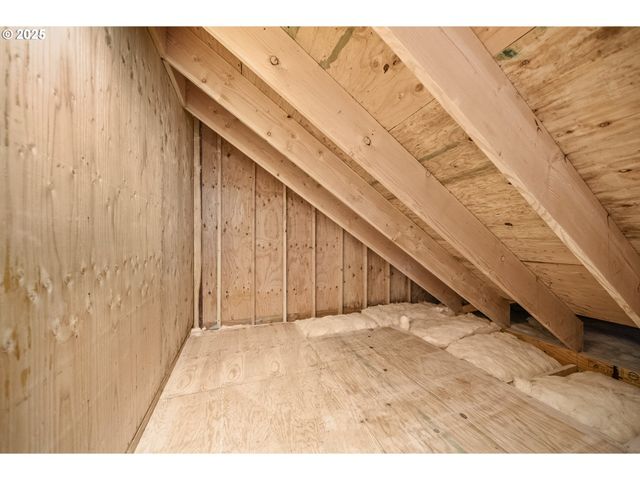 3813 Sw MCKINLEY St, Gresham, OR 97080