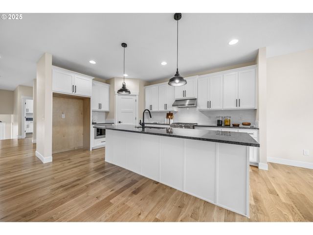 3813 Sw MCKINLEY St, Gresham, OR 97080