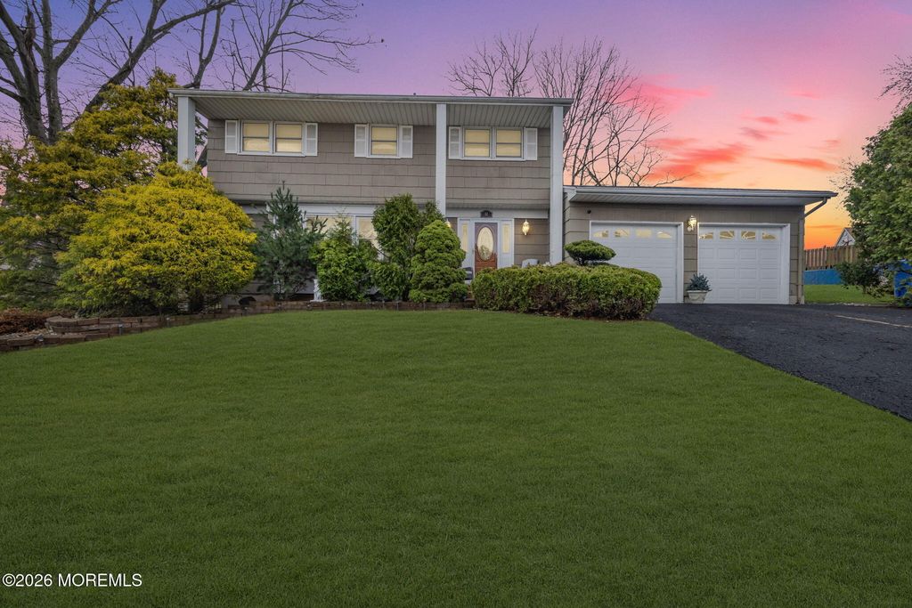 12 Avon Way, Parlin, NJ 08859