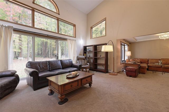 4244 PRESTWICK Drive, Erie, PA 16506