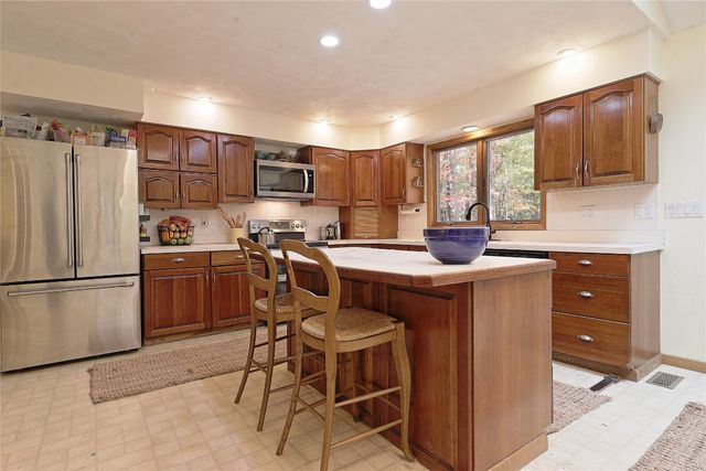 4244 PRESTWICK Drive, Erie, PA 16506