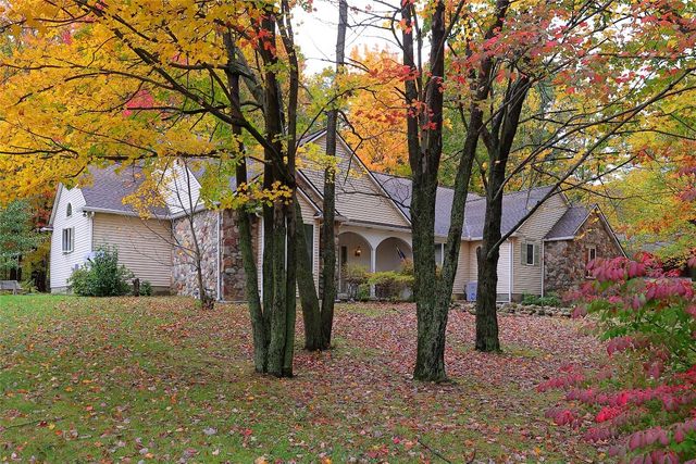 4244 PRESTWICK Drive, Erie, PA 16506