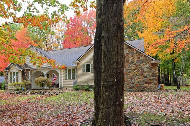 4244 PRESTWICK Drive, Erie, PA 16506