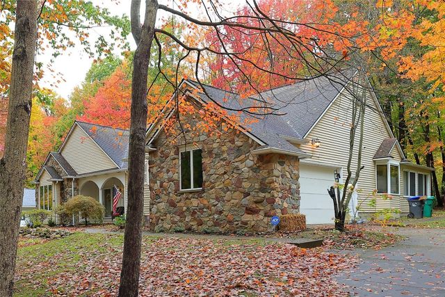 4244 PRESTWICK Drive, Erie, PA 16506