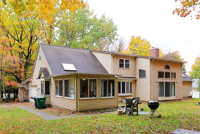 4244 PRESTWICK Drive, Erie, PA 16506