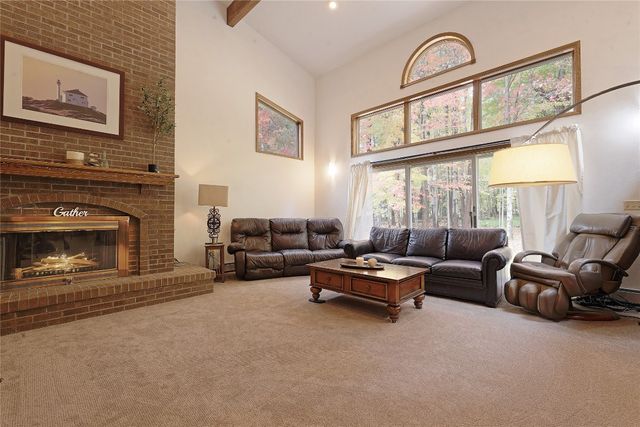 4244 PRESTWICK Drive, Erie, PA 16506