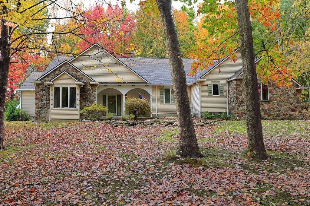 4244 PRESTWICK Drive, Erie, PA 16506