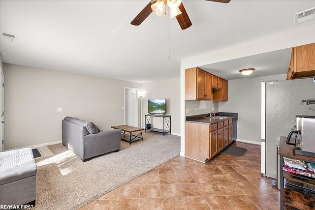 17445 Utica Oaks Lane, Roseville, MI 48066