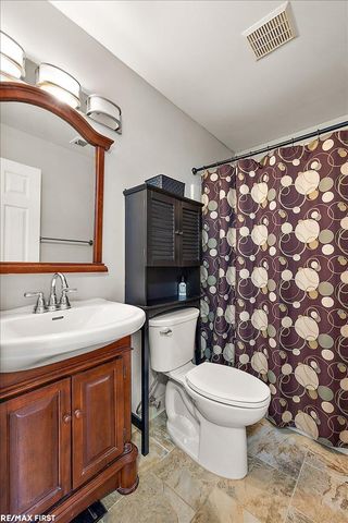 17445 Utica Oaks Lane, Roseville, MI 48066