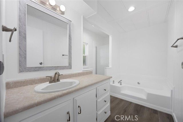 114 Cedarwood Lane, Bakersfield, CA 93308