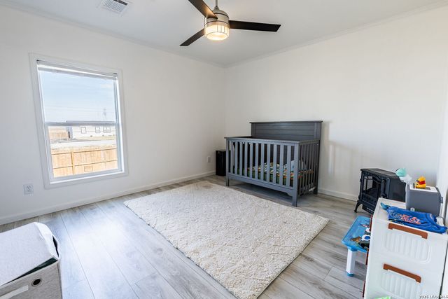 313 Clara Ridge, Marion, TX 78124