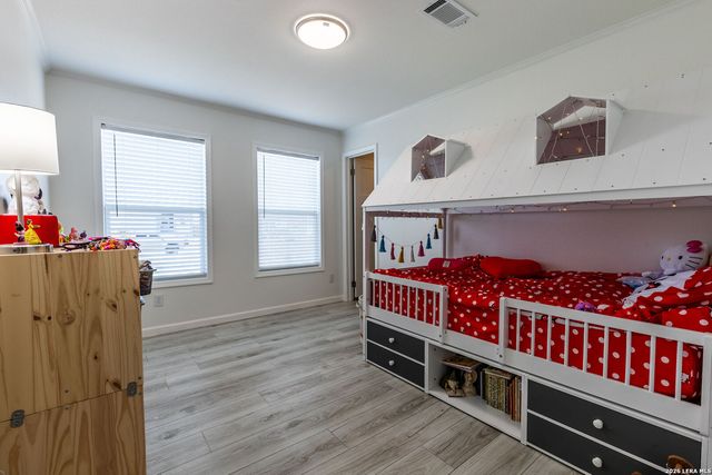 313 Clara Ridge, Marion, TX 78124