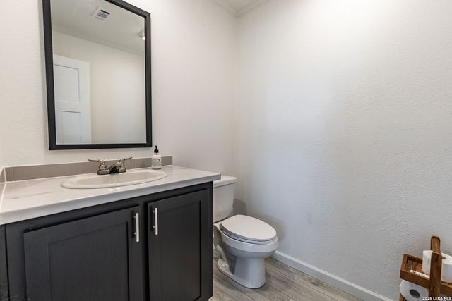 313 Clara Ridge, Marion, TX 78124