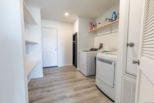 313 Clara Ridge, Marion, TX 78124