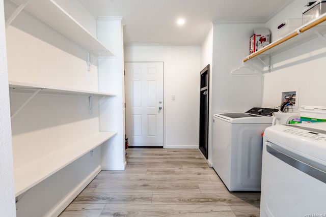 313 Clara Ridge, Marion, TX 78124