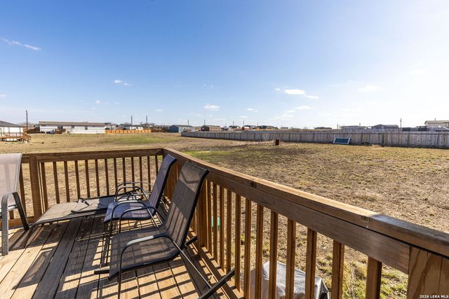313 Clara Ridge, Marion, TX 78124