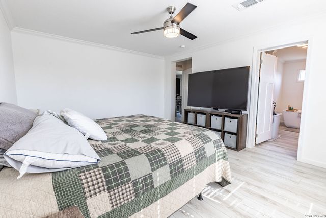 313 Clara Ridge, Marion, TX 78124