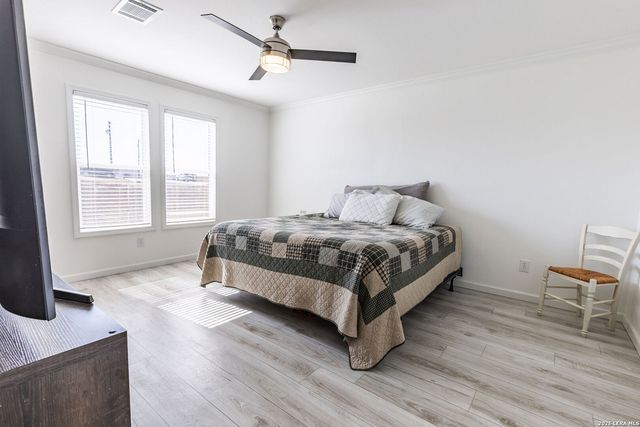 313 Clara Ridge, Marion, TX 78124