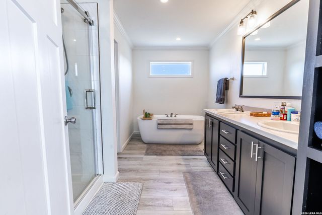 313 Clara Ridge, Marion, TX 78124