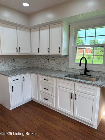 106 SUNFLOWER Dr, Campbellsville, KY 42718