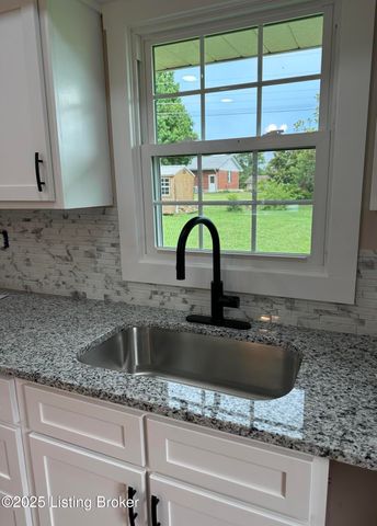 106 SUNFLOWER Dr, Campbellsville, KY 42718