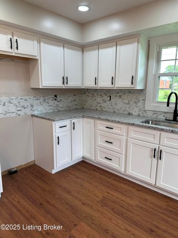 106 SUNFLOWER Dr, Campbellsville, KY 42718