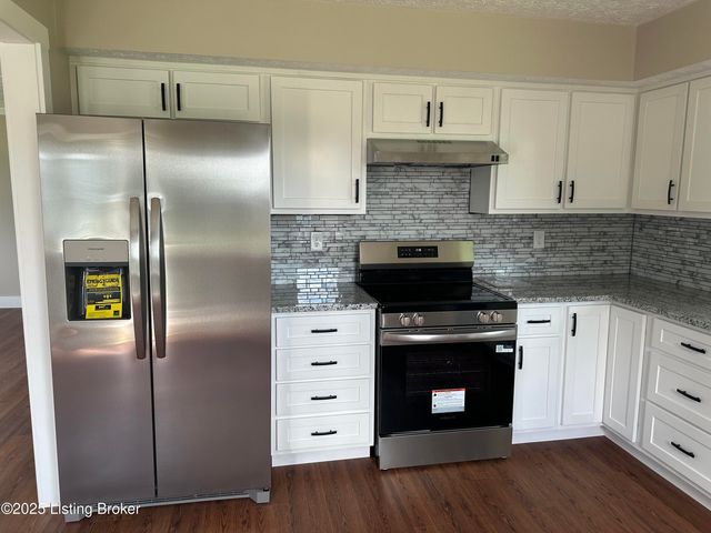 106 SUNFLOWER Dr, Campbellsville, KY 42718