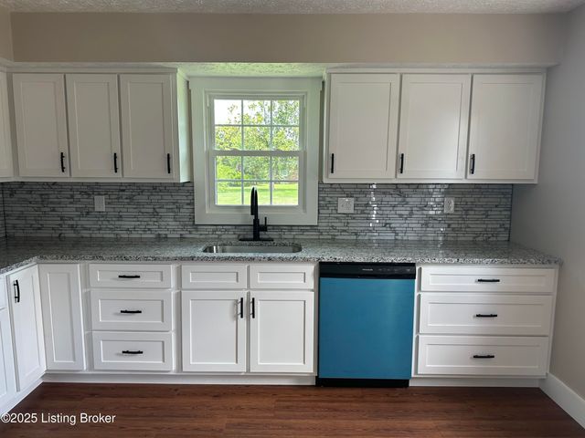 106 SUNFLOWER Dr, Campbellsville, KY 42718