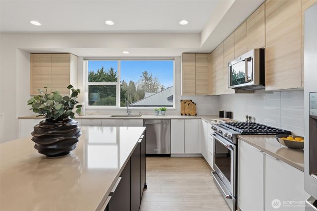 31828 Valley Vista Street, Carnation, WA 98014