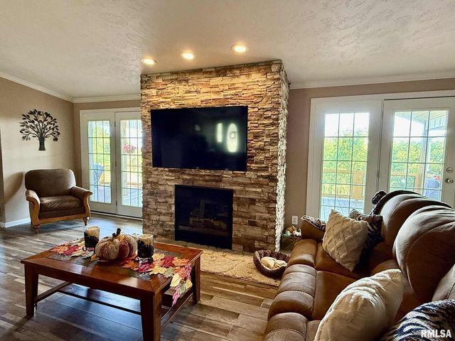 20 Xanders Lane, Golconda, IL 62938