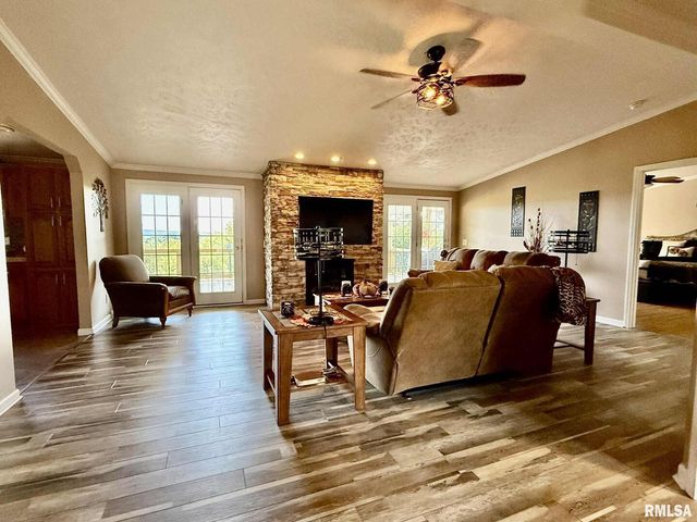 20 Xanders Lane, Golconda, IL 62938