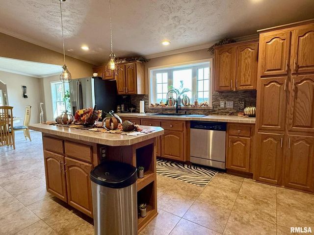 20 Xanders Lane, Golconda, IL 62938