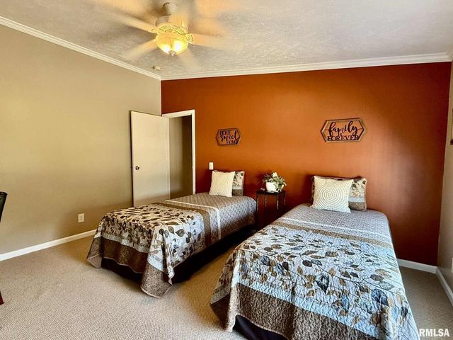 20 Xanders Lane, Golconda, IL 62938